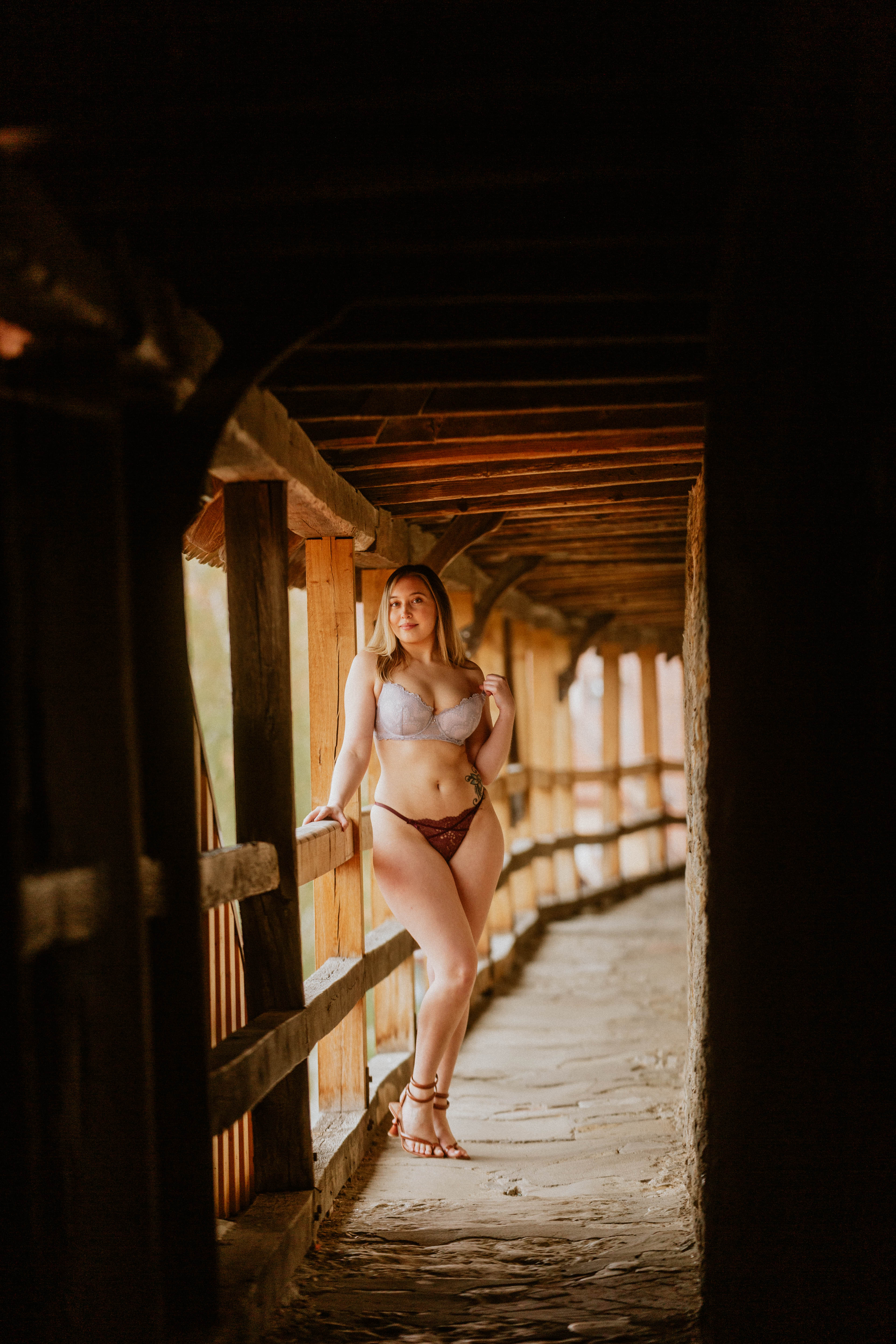 https://steamfoxphotography.com/wp-content/uploads/2022/01/steamfox_photography-web-miss_china-rothenburg_ob_der_tauber-boudoir_photography-bavaria_germany-32.jpg