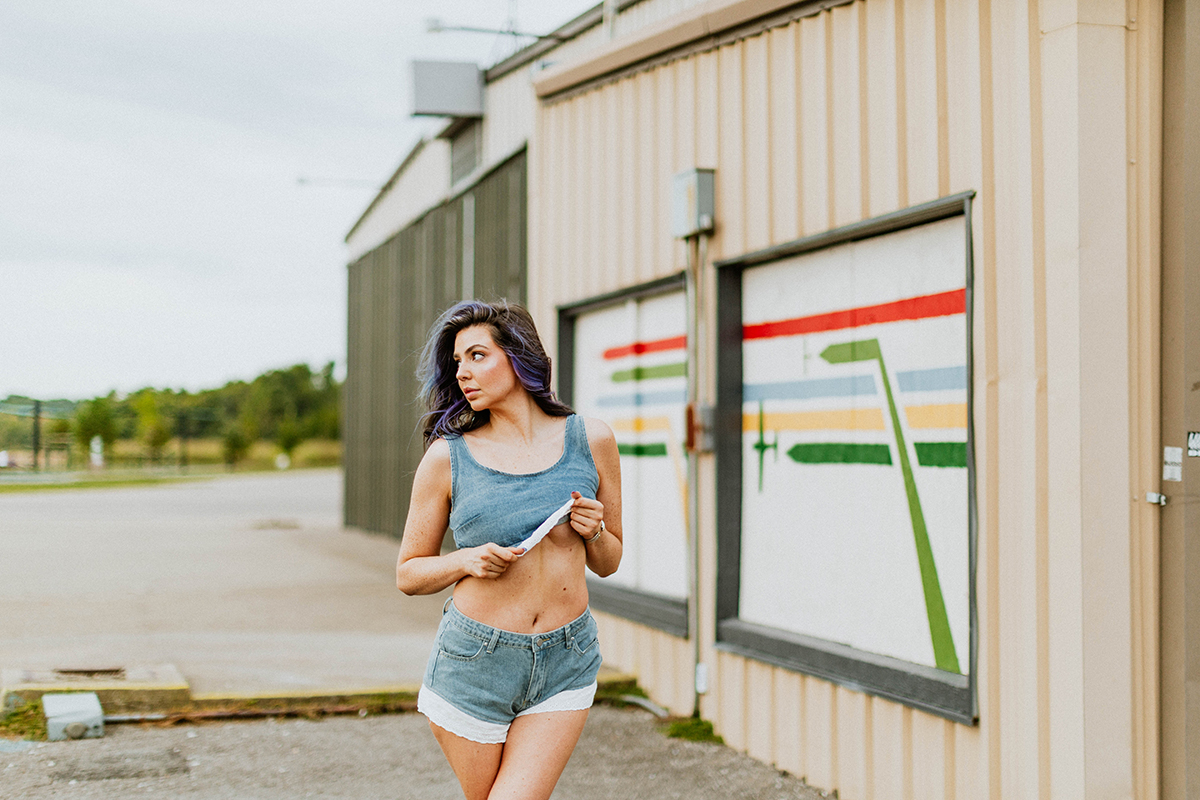 https://steamfoxphotography.com/wp-content/uploads/2022/12/steamfox_photography-web-cornelia_fort_airport-boudoir_photography-nashville_tennessee-ford_bronco-car_wash-22.jpg
