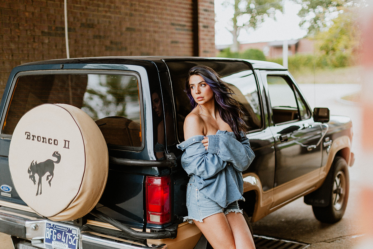 https://steamfoxphotography.com/wp-content/uploads/2022/12/steamfox_photography-web-cornelia_fort_airport-boudoir_photography-nashville_tennessee-ford_bronco-car_wash-37.jpg