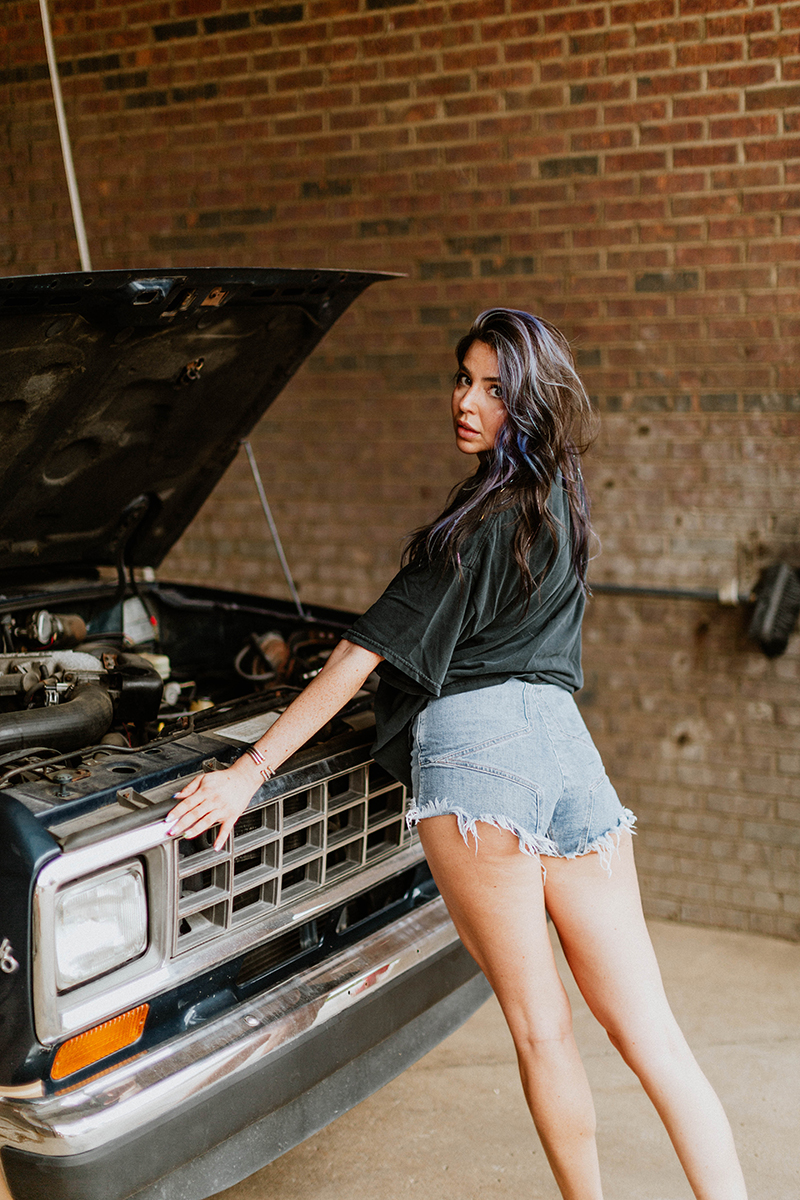 https://steamfoxphotography.com/wp-content/uploads/2022/12/steamfox_photography-web-cornelia_fort_airport-boudoir_photography-nashville_tennessee-ford_bronco-car_wash-42.jpg