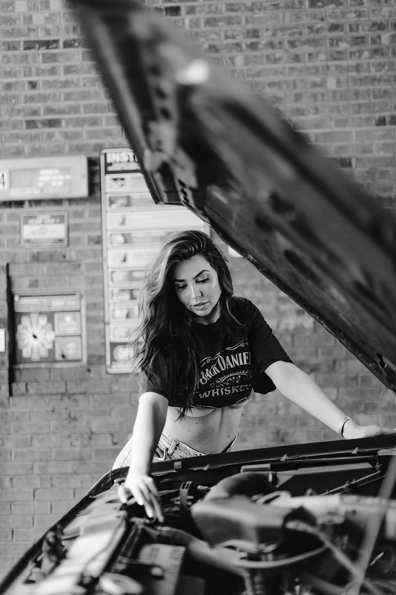 https://steamfoxphotography.com/wp-content/uploads/2022/12/steamfox_photography-web-cornelia_fort_airport-boudoir_photography-nashville_tennessee-ford_bronco-car_wash-47.jpg