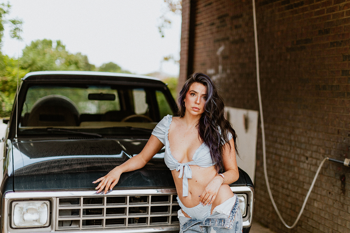https://steamfoxphotography.com/wp-content/uploads/2022/12/steamfox_photography-web-cornelia_fort_airport-boudoir_photography-nashville_tennessee-ford_bronco-car_wash-67.jpg