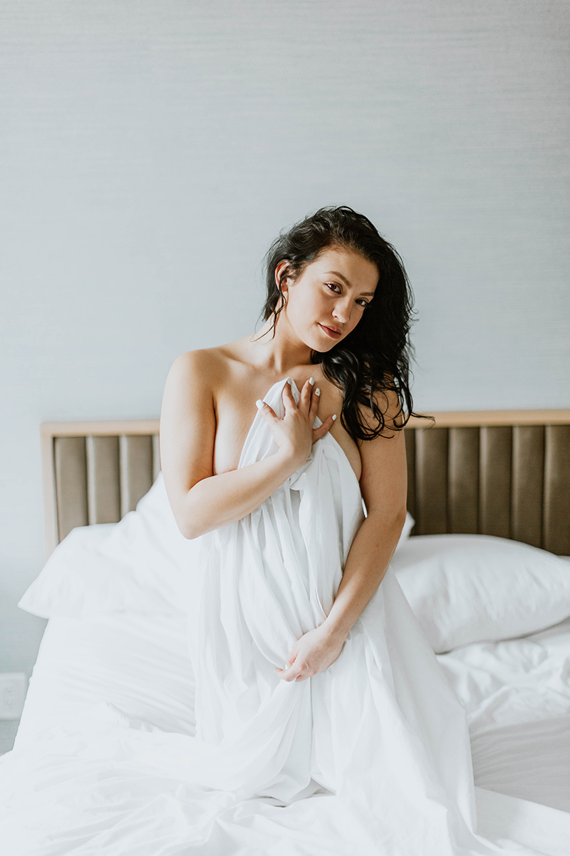 https://steamfoxphotography.com/wp-content/uploads/2023/03/steamfox_photography-web-townplace_marriott-boudoir_photography-nashville_tennessee-mrs_serena-hotel_session-20.jpg